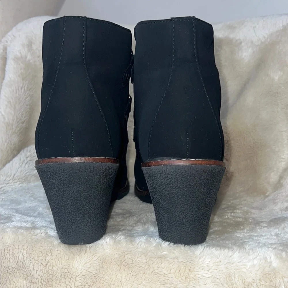 Black Suede Wedge Shoes with Eyelet‎ Detail